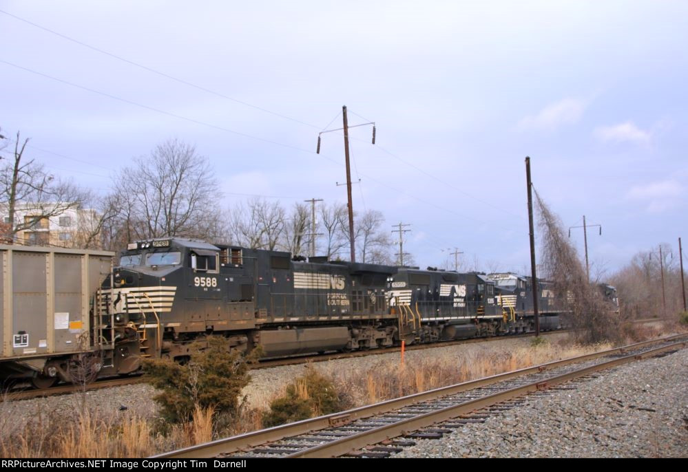 NS 9588 4th on K40 RBMN coal train